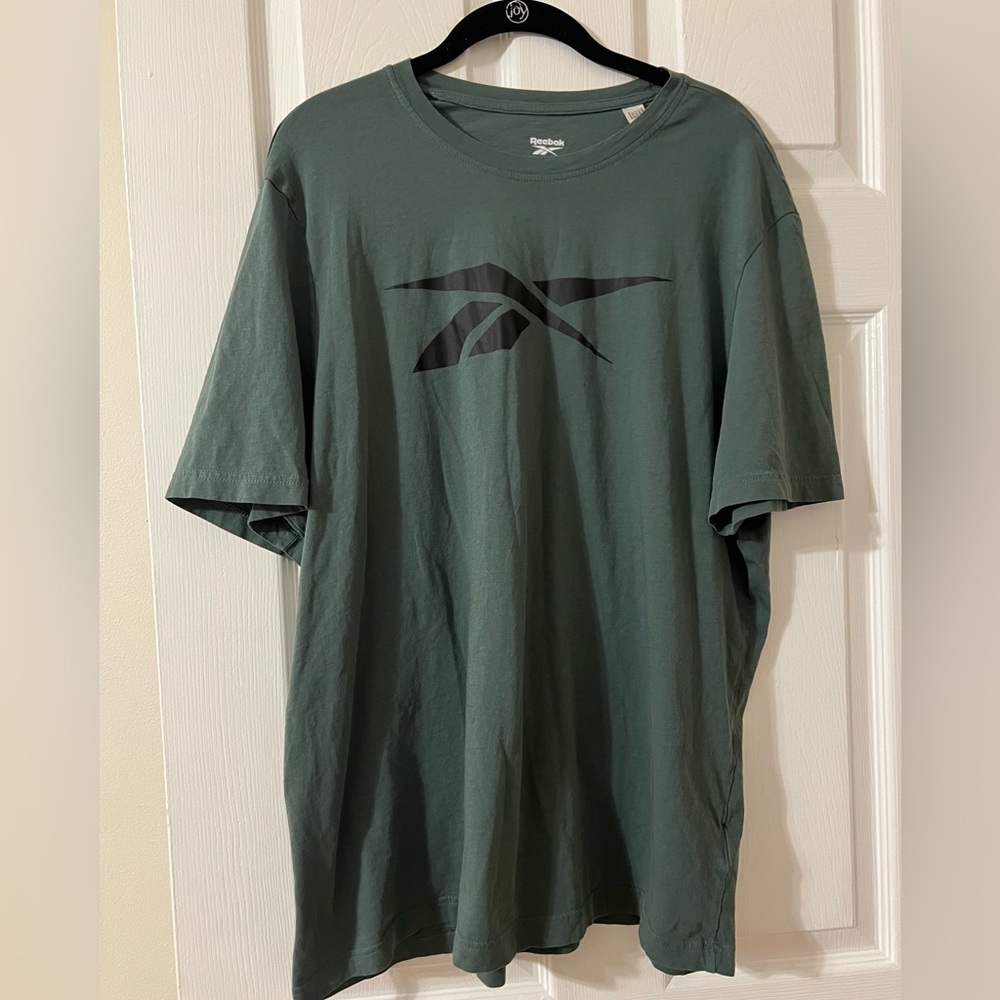 Reebok Men's Dark Green Short Sleeve Tee